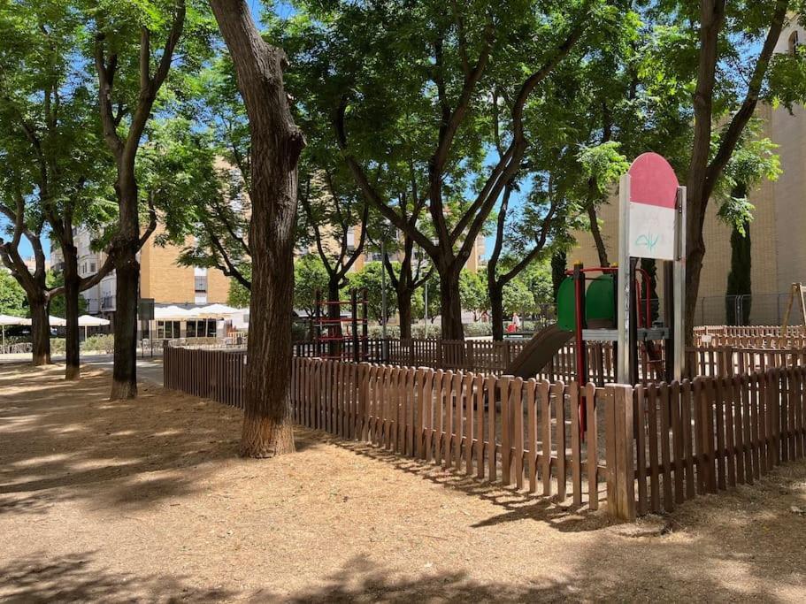 Triana Family Suites Siviglia Esterno foto